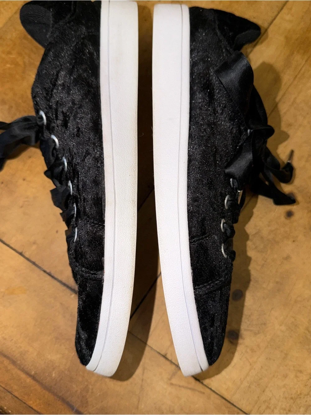 Sugar Black Velvet Ribbon Lace Sneakers sz 9